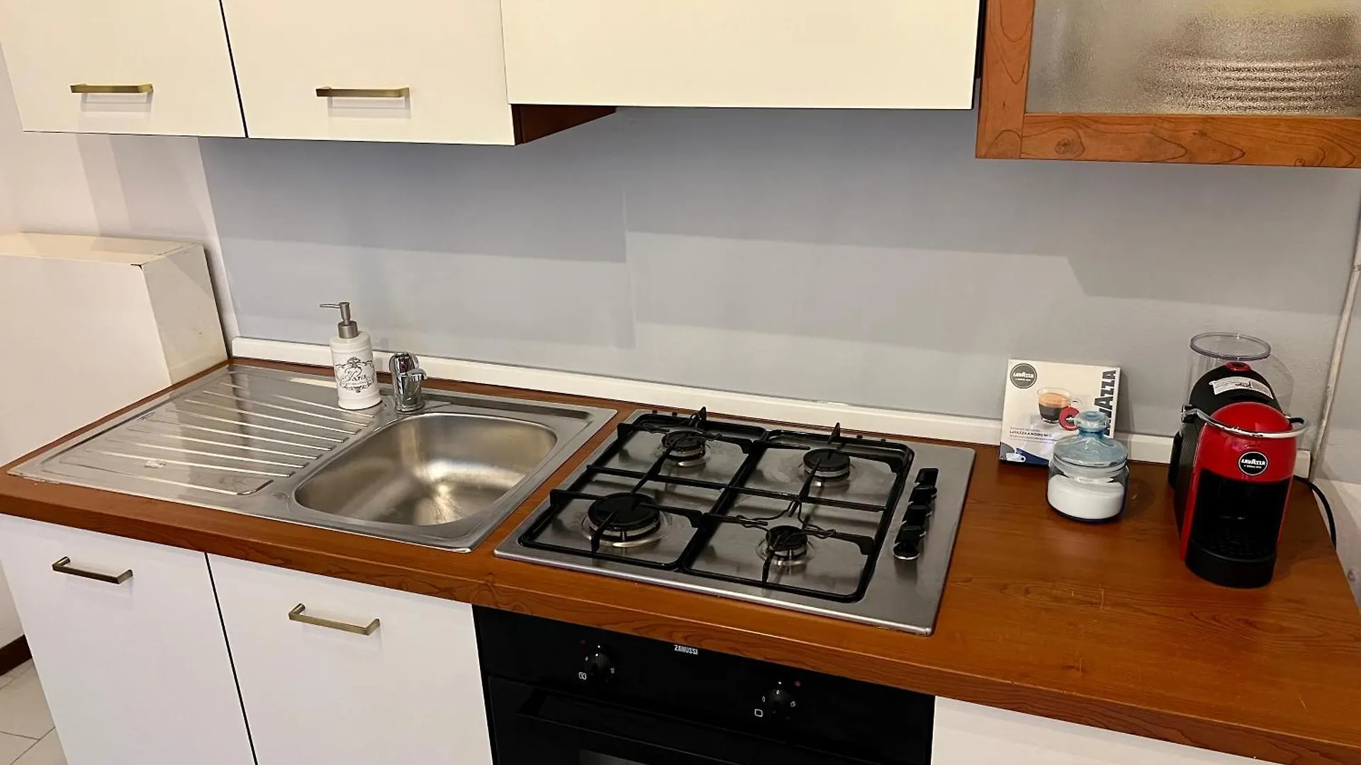 Palm House Apartment Verona 0*,  Italy